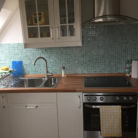 Gemuetliche Dachwohnung Nahe Kreuzberg Apartment