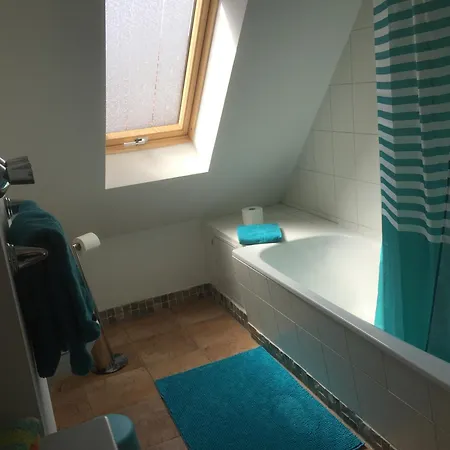 Gemuetliche Dachwohnung Nahe Kreuzberg * Niederdorla