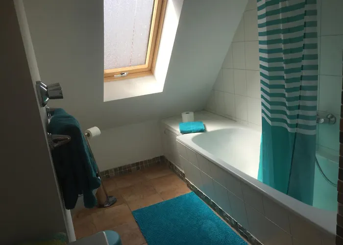 Gemuetliche Dachwohnung Nahe Kreuzberg * Niederdorla